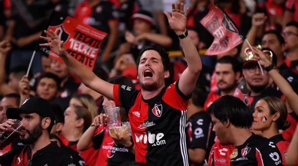 Afición de Atlas amenazó al Gato Ortiz.