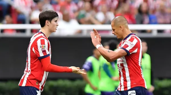 Hormiga González hace historia en Chivas.