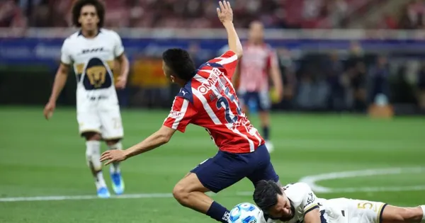 Jugada polémica en el Chivas vs Pumas