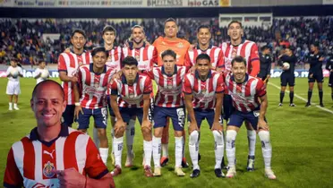 Chicharito y los jugadores de Chivas en la foto