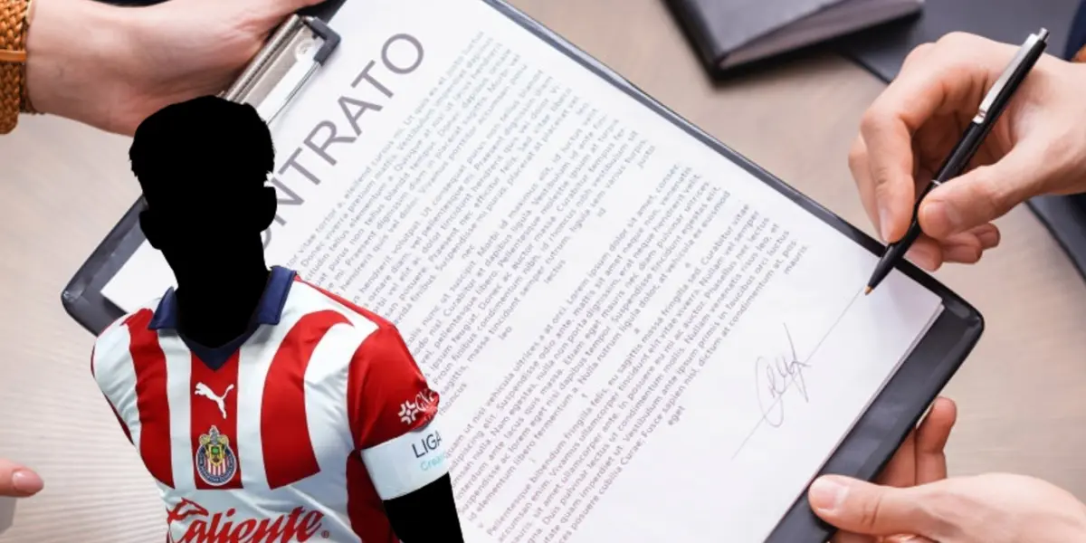Jugador incógnito de Chivas junto a una firma de contrato / FOTO SPORTSMEDIA