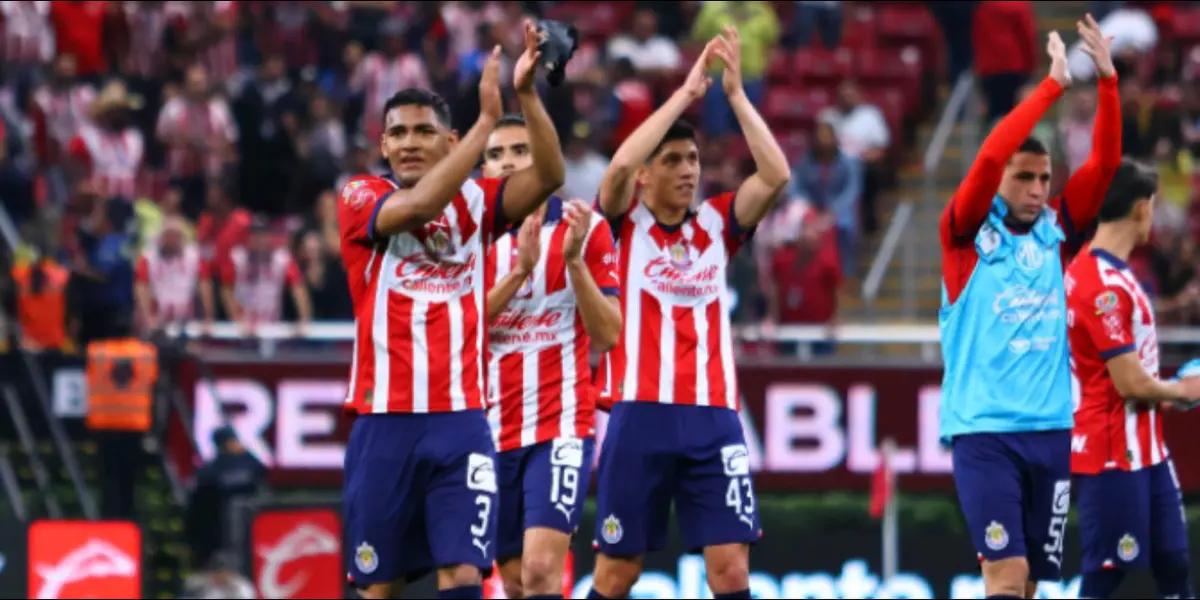 Jugadores de Chivas (Fuente: MEXSPORT)