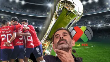 Jugadores de Chivas celebran, el trofeo de la Liga MX y Hierro