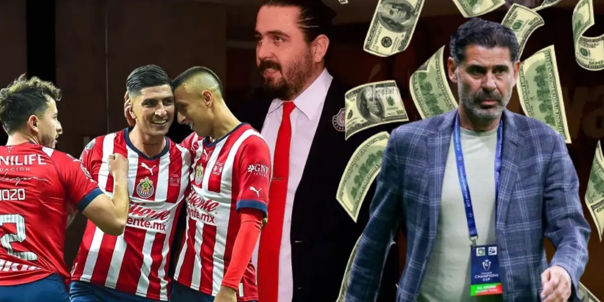 Jugadores de Chivas se abrazan Amaury y Hierro junto a dólares cayendo