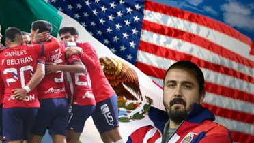 Jugadores de Chivas y Amaury con las banderas de México y USA