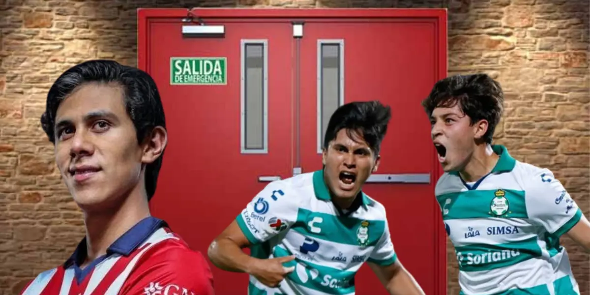 Macías en la puerta de salida y jugadores de Santos