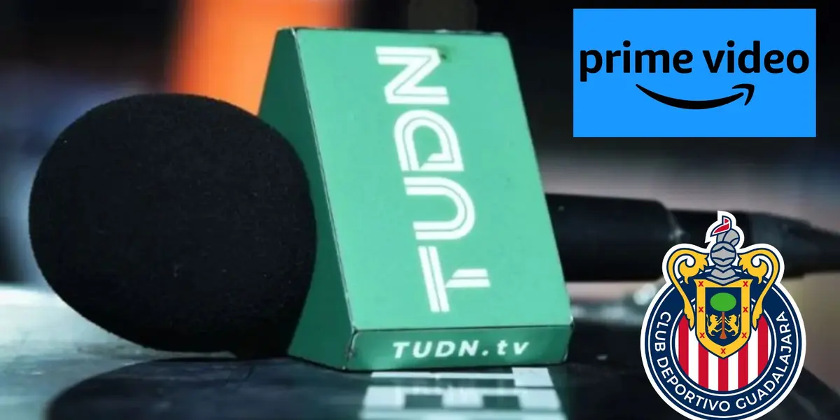 Micrófono de TUDN con logo de Prime Video y escudo de Chivas
