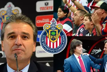 Para Néstor de la Torre la Federación Mexicana de Futbol está 'dándole atole con el dedo a los aficionados'.