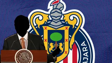Político incógnito junto al escudo de Chivas / FOTO SHUTTERSTOCK