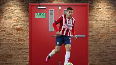Ronaldo Cisneros en la puerta de salida