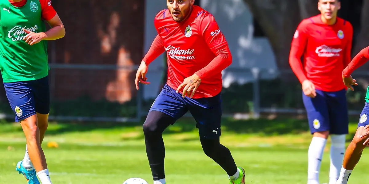 Alexis Vega termina contrato con Chivas en diciembre, pero durante el partido con Monterrey pareciera que ya tiene sus maletas hechas.