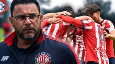 Antonio Mohamed en Toluca y jugadores de Chivas (Fuente: MEXSPORT)