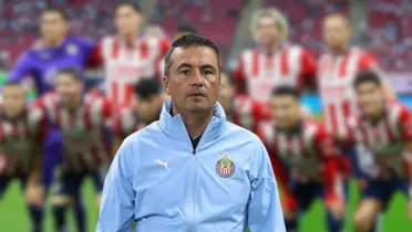 Arturo Ortega con titulares de Chivas/FOTO: Esto