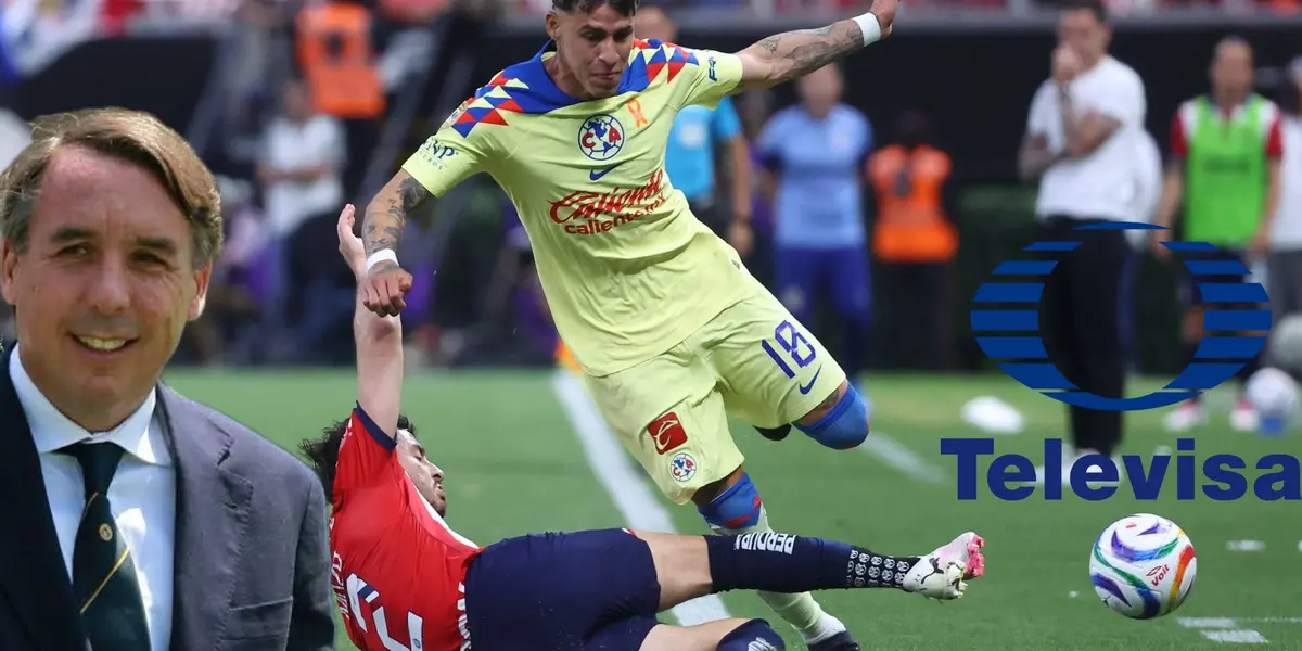 Azcárraga y Mozo peleando el balón con Chicote