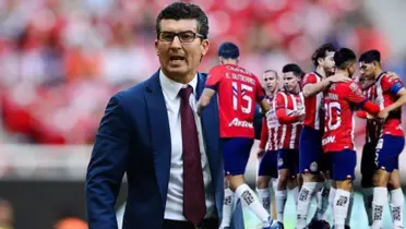 Chepo y jugadores de Chivas