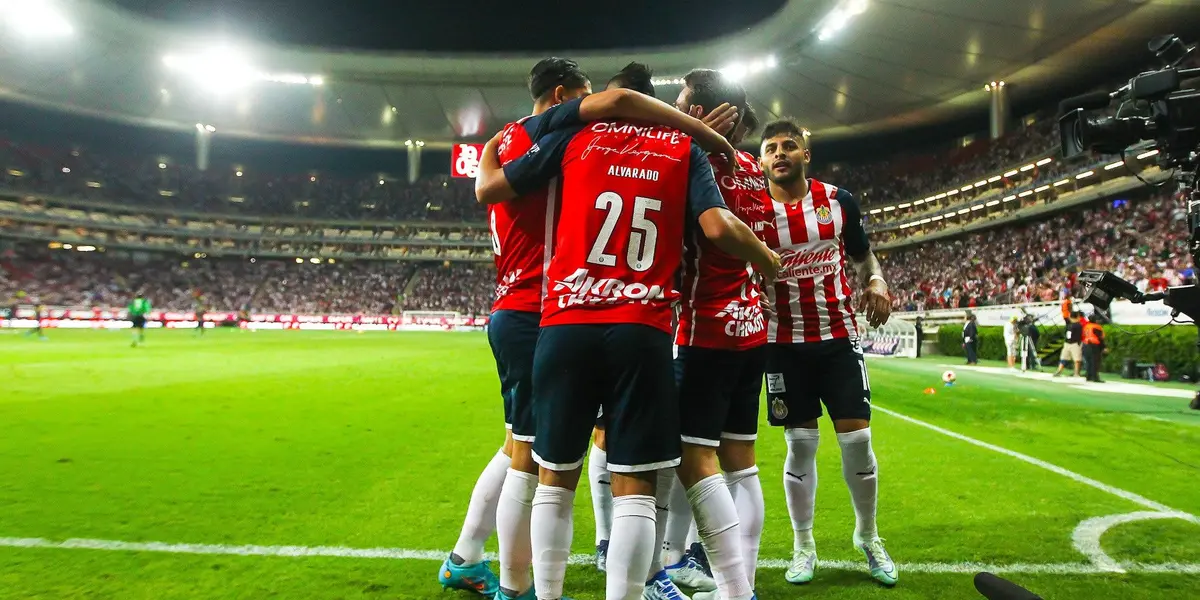 Chivas no pierde con Necaxa desde el Apertura 2019.