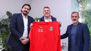 Chivas presentó al nuevo DT Óscar García y de donde vendrán los refuerzos para 2025 | Foto: X @omarvv9