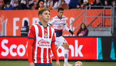 Chivas tiene problemas en la lateral izquierda y un canterano brilla en otro equipo