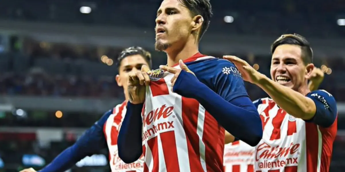 Chivas venció a Cruz Azul gracias a un gol de Calderón.