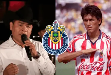 El jugador que pudo ser crack en Chivas, pero ahora le va mejor dedicándose a la cantada. 