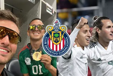 El nuevo equipo donde jugaría Roberto Alvarado fuera de Chivas gracias a Santiago Giménez. 