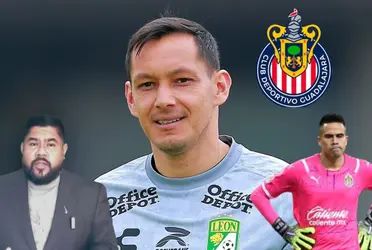 El técnico argentino gusta de guardametas que sepan jugar bien por alto y con lo pies, algo en que ningún portero de los que tiene hoy Chivas se especializa demasiado 