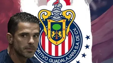 Fernando Gago junto al escudo de Chivas / FOTO ESTO