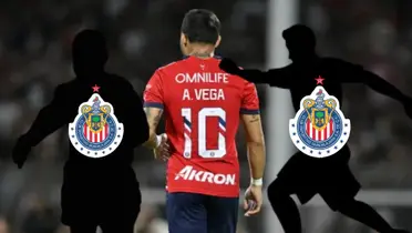 Foto: Alexis Vega y los jugadores que usaron el dorsal 10 en Chivas