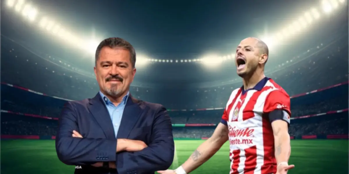 Foto: Carlos Hermosillo y Chicharito con la playera de Chivas