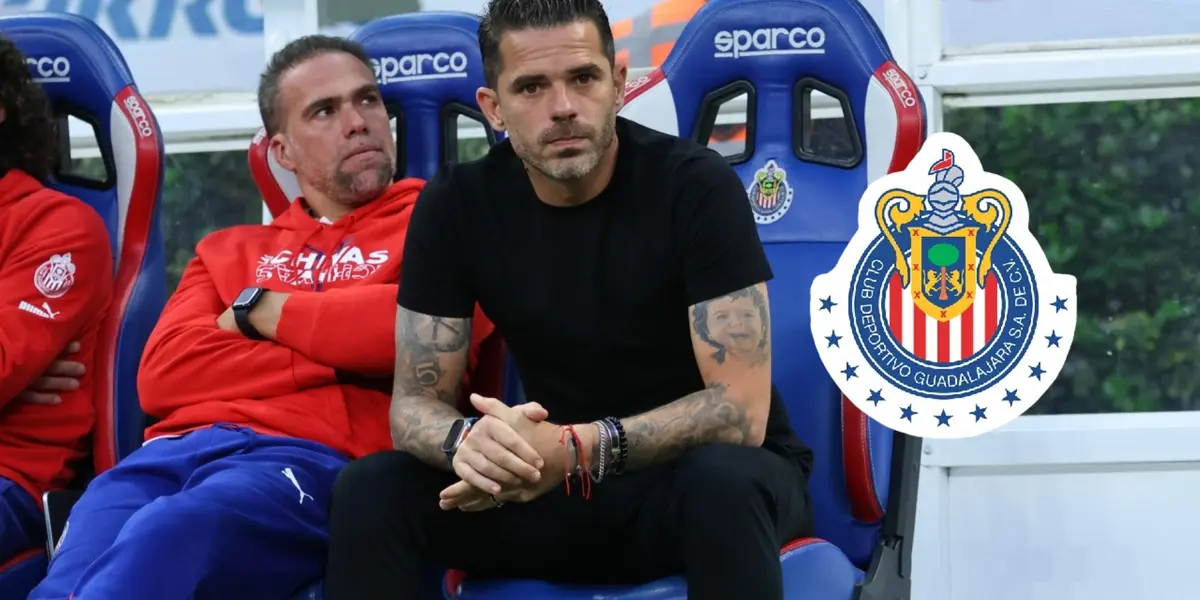 Foto: Fernando Gago en el banquillo de Chivas