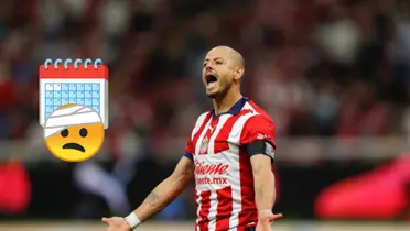 Foto: Olé / Chicharito Hernández defendiendo la camiseta de Chivas