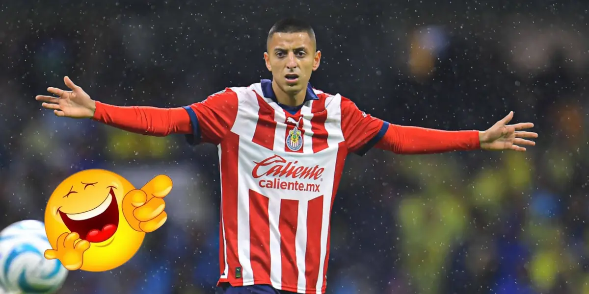 Foto: Transfermarkt / Roberto Alvarado defendiendo la camiseta de Chivas