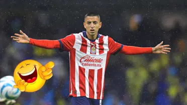 Foto: Transfermarkt / Roberto Alvarado defendiendo la camiseta de Chivas