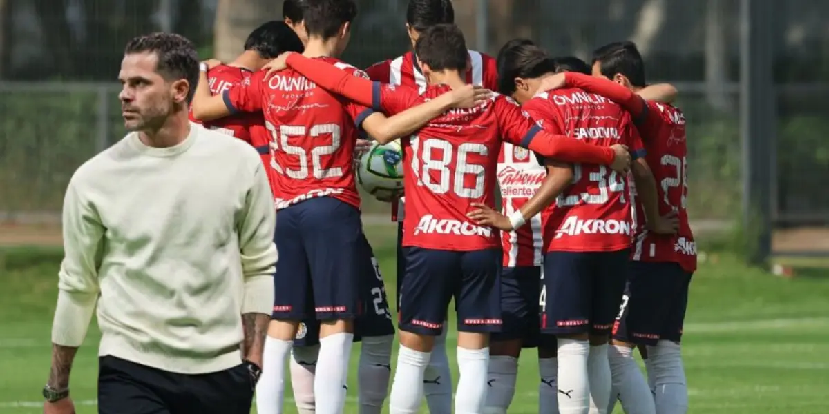 Gago y los canteranos de Chivas en partido