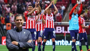 Hierro con jugadores de Chivas