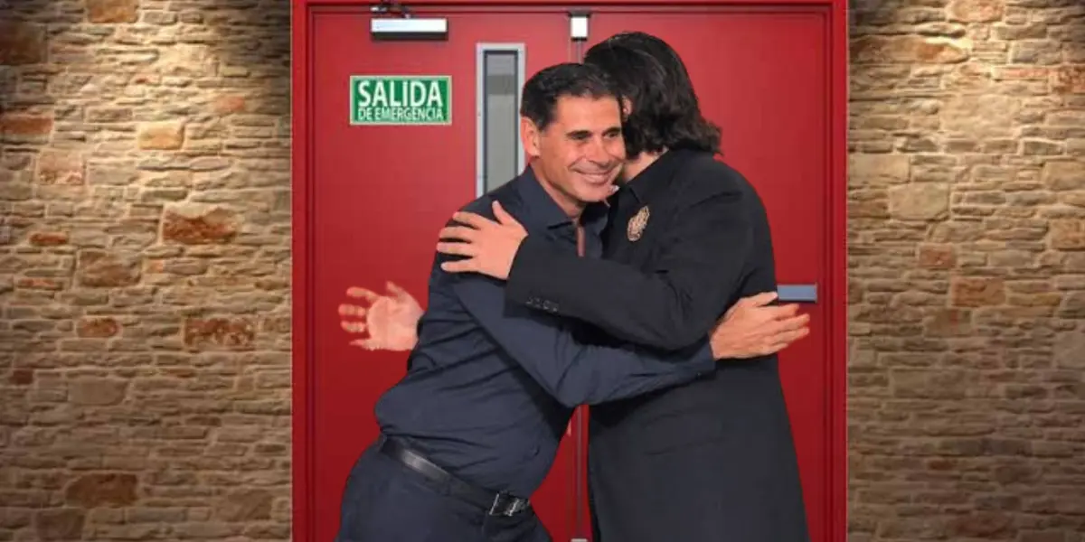 Hierro y Amaury se abrazan en la puerta de salida