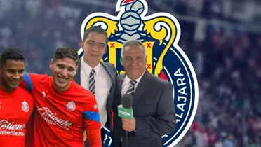 Jugadores de Chivas junto a comentaristas de TUDN / FOTO FOX DEPORTES