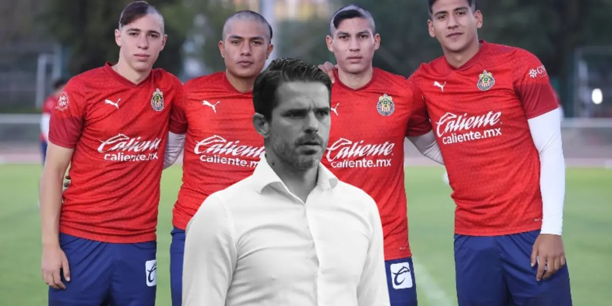 Jugadores debutantes de Chivas rapados y Gago