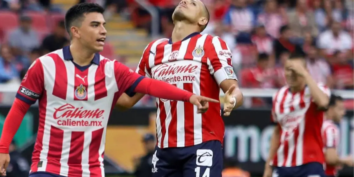 Nene y Chicharito en partido con Chivas