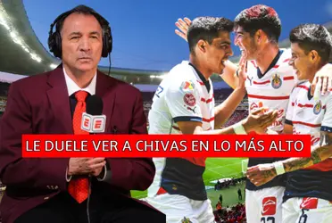 No soporta ver al Guadalajara en lo más alto y así se metió Mario Carrillo con el buen paso de Chivas. 