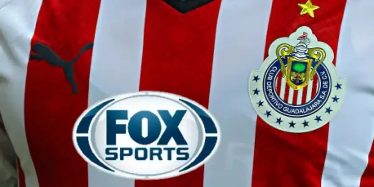 Playera de Chivas de Guadalajara junto con el escudo de FOX / Rebaño Pasión